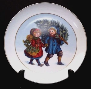Avon 1981 Sharing the Christmas Spirit 9” Collector Porcelain Plate Original Box - Picture 1 of 7