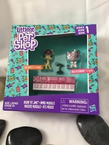 Littlest Pet Shop Series 1 :Gia Giraffi 1-202, Kick Kittenberg 1-201 - Picture 1 of 3