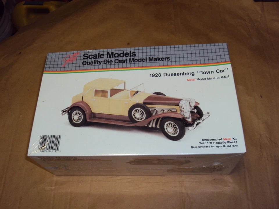Scale Models 1928 Duesenberg "Town Car" 1/18 Scale Model Kit (4014) Sealed - Image 1 of 4