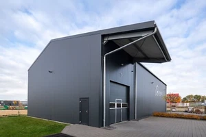 Lagerhalle mit Hochregallager / Gewerbehalle - Bild 1 von 7