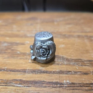 Vintage - Nicolas Gish signed Pewter Thimble - Valentines Design - Picture 1 of 6