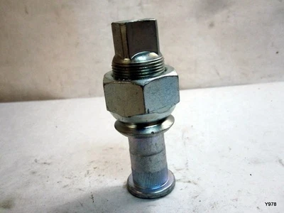 CANTIDAD 1 ISUZU GENUINO Juego de tuercas de rueda y pernos traseros (lado izquierdo) para NPR NQR NR 95-25 Foto 1 de 4