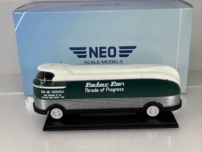 1/43 NEO Peter Pan GM Futureliner Blanco Verde Oscuro NEO046741 Foto 1 de 4