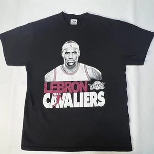 Lebron James Cleveland Cavaliers Black T-Shirt Majestic NBA Men Size Medium - Imagen 1 de 3