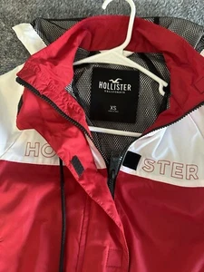 Hollister Windbreaker Jacket Size XS with hood Preowned - Picture 1 of 3