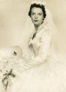 XX19 Vtg Photo BEAUTIFUL BRIDE, WEDDING GOWN VEIL, Waynesboro VA c 1950's