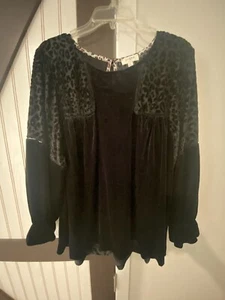 Umgee Solid and Animal Velvet Burnout with Ladder Trim Detail Top Large - Picture 1 of 6