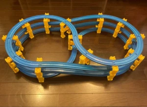 Juego de diseño de bucle de 3 niveles Plarail con pendientes y muelles de puente Takara Tomy uso en Japón - Imagen 1 de 1