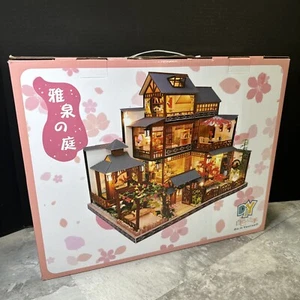 DIY Puppenhaus aus Holz Modell Nr. P006-B Garten Puppenhaus Bausatz CUTEBEE - Bild 1 von 20