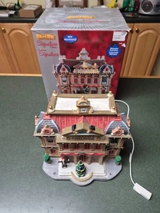 2019 LEMAX Signature Collection Grand Opera House #95467 Michaels Exclusive LOOK - Picture 1 of 9