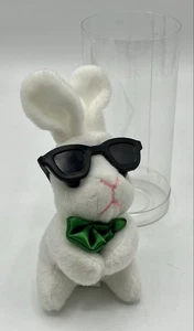 Kleines Plüschtier HASE Cassegrain mit Sonnenbrille 10 cm - SANDY - Neu - Bild 1 von 4