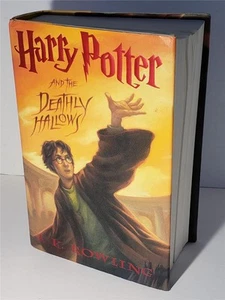 HARRY POTTER and The DEATHLY HALLOWS Year 7 JK Rowling HC Book Scholastic 2007 - Picture 1 of 6