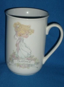 Taza de profesor Precious Moments vintage 1990 con puertas abiertas compartidas de conocimiento - Imagen 1 de 9