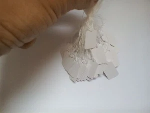 50 x Very Small White Card String Tie Tags Labels Retail Luggage Price - Picture 1 of 3