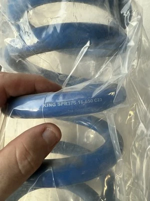 King Shocks 适用于 SPR375-16-650 线圈弹簧 3.75 ID 16 X 650 磅一对 — 第 1/2 张图片