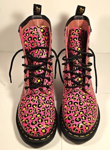 NEU Dr. Martens 1460 wasserabweisende Damen-Lederstiefel pink Leopard Größe 9 US - Bild 1 von 8