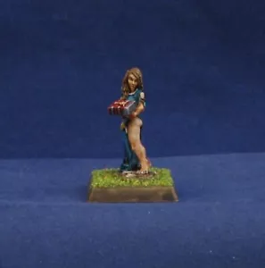 Bemalte weibliche menschliche Zauberin mit Box, Sensenmann 28mm Metall Dark Heaven Legends - Bild 1 von 4