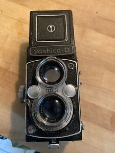yashica - D vintage camera 80mm copal MCV