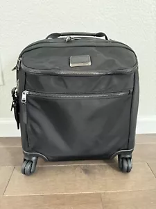 Tumi Voyageur OXFORD Compact Spinner Rolling Carry On BLACK with SILVER $650 - Picture 1 of 12