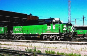 ORIGINAL KODACHROME SLIDE BURLINGTON NORTHERN GP-39M #2833 DENVER, CO JULI 1991 - Bild 1 von 1