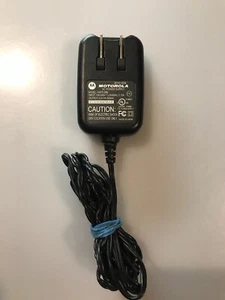 Motorola SPN5185B Mini-USB Travel Charger (Black) - Picture 1 of 5