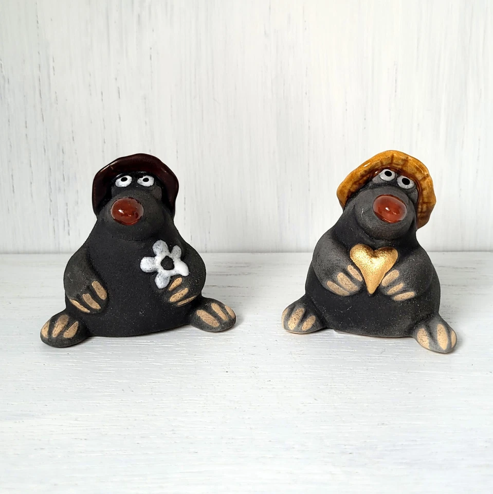 Gilde Keramik Maulwurf "Buddy" Grau Braun Weiß Gold Blume Herz Dekofigur - Bild 1 von 1