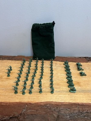 GREEN, Army Pieces, RISK Board Game, 40th Collectors Edition, 1999. Complete Set - Image 1 of 3