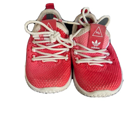 Taglia 4K adidas Tennis HU x Pharrell scarlatto basso. Sneakers rosse bianche per bambini in perfette condizioni