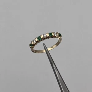 14k Yellow Gold 7 Stone Gemlock Round Emerald and Diamond Band Ring Size 6 - Picture 1 of 4