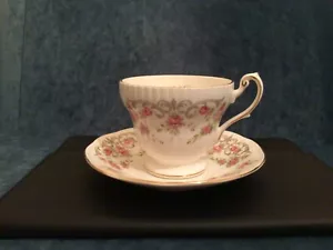 Vintage Queens Fine Bone China Tea Cup and Saucer - Picture 1 of 13