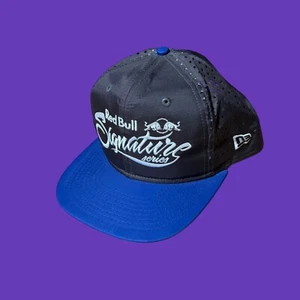 Gorra Red Bull Signature New Era Snapback Malla Camionero Hombres Gris Azul - Imagen 1 de 9