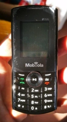 Cellulare MOBIOLA MB-1600 Dual Sim NUOVO mai usato. Con Radio FM, Torcia, NO GPS - Immagine 1 di 4