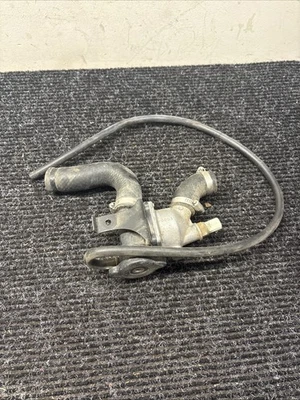 2007-2013 KAWASAKI VULCAN 900 VN900 VN900C THERMOSTAT HOUSING - Image 1 of 4