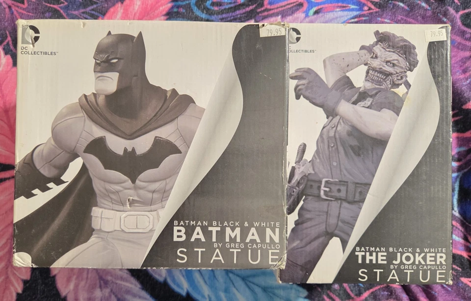 Lote de 2 estatuillas de porcelana blancas y negras de Batman y el Joker DC Collectibles NUEVAS Foto 1 de 4