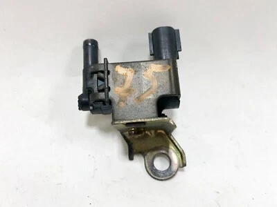 02-06 LEXUS SC430 MONTAJE DE VÁLVULA DE CONMUTACIÓN DE SOLENOIDE DE VACÍO OEM Foto 1 de 3
