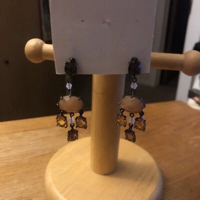 VTG Avon Chandelier Clip-On Earrings Tans Peach Bronze Tone Mounting Beautiful - Image 1 of 4