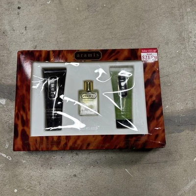 JUEGO DE REGALO ARAMIS 3 PIEZAS BÁLSAMO DE AFEITAR EAU De Toilette y champú Foto 1 de 4