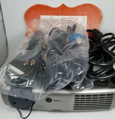 Dell 3200MP DLP Front Projector & Cables Component to M1 - Image 1 of 4