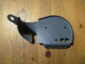 8A0711035 - AUDI S2 3B/ABY u.A.: KONSOLE UNTERDRUCK DIFFERENTIALSPERRE 443711037 - Bild 1 von 4