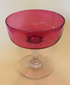 VERY PRETTY CRANBERRY GLASS TAZZA. HOLLOW STEMMED DESIGN. GOOD CONDITION. - Picture 1 of 6