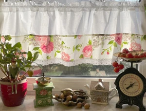 Bistrogardine Kurzgardine Weiß Rosen 140x42cm Landhaus Retro Vintage - Bild 1 von 1