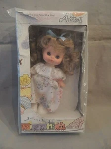 Collectible vinyl doll fully guaranteed non toxic colours Greece - Picture 1 of 8