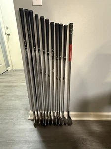11 Left Handed Callaway Irons and a Odyssey Putter - Picture 1 of 14