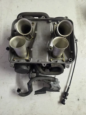 94 - 02 2001 Honda Magna VF750 Carburadores con caja de aire líneas base bomba Foto 1 de 4