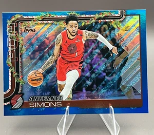 ANFERNEE SIMONS #H97 Blue Metallic Glitter SP 2025-26 Topps Holiday Blazers - Bild 1 von 5