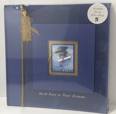 全新 Seasons 毕业相册“Hold Fast To Your Dreams”12x12 — 第 1/4 张图片