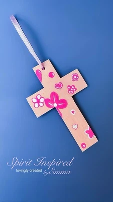 Cruz de madera pintada a mano rosa corazones florales decoración de pared bautizo vendedor del Reino Unido Foto 1 de 4