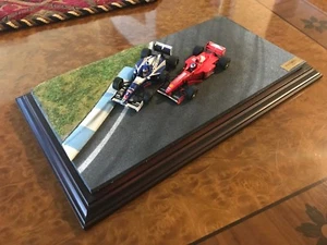 Microworld Italy | 1:43 | Schumacher & Villeneuve F1 Championship Kiss | Diorama - Picture 1 of 12