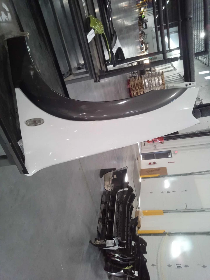 2005 Mazda Tribute Front Left Fender White Used OEM Part 273076 194K Miles - Imagem 1 de 2