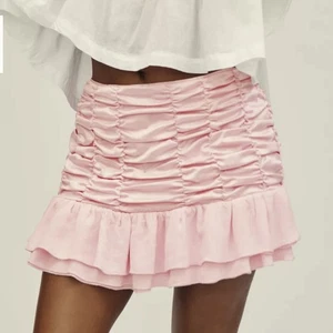Anthropologie Maeve Satin Chiffon Rüschen Minirock L rosa rose kurz fun flirty - Bild 1 von 9
